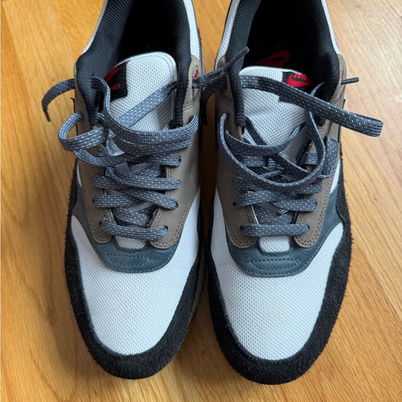 Nike Men’s Air Max 1 — Olive Green/Black/White - Picture 2 of 5